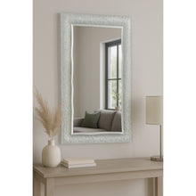 Wavy mirror